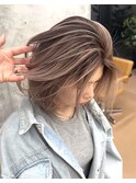 シャドールーツ×前下がりボブ