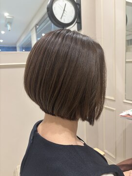 ハイストリートヘア(High street Hair) 前下がりショート×大人ハイライト