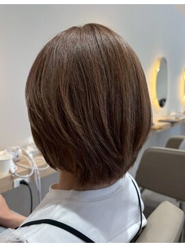 ルーチェココ ブラン(Lu'ce coco blanc) 美シルエットショートボブ