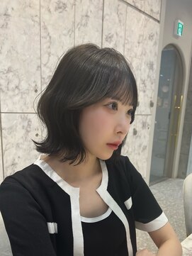 ルームバイシー 新宿(Loom. by Sea) イメチェン×美髪[ワイドバング/韓国/新宿/顔まわり]