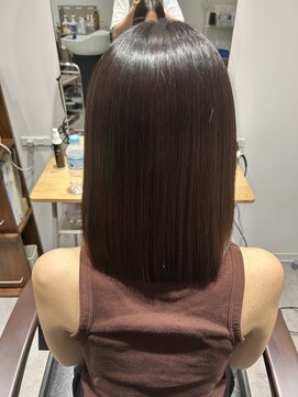 エスト(est) クール系スタイル　ぱっつんミディアム×ショコラブラウン