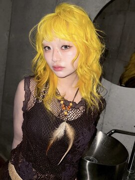 ネハス(nehus.) ハッシュカット/レイヤーカット/ブリーチ/ウルフカット/原宿