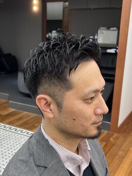 ザデイトウキョウ 表参道 青山(THE DAY TOKYO) MEN’S/サーフカール/刈り上げセンターパート/表参道駅/青山