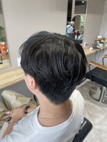アンビス(1bis)&nbsp;落ちかけパーマの動きを活かした柔らかメンズマッシュ
