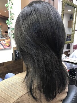 フィリア 台原店(Filea) クール感強め☆シルバーブラック