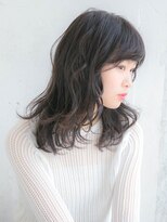 ルティア(Lutia) ミディアムレイヤー、ナチュラルブラウン、ゆるふわ巻き