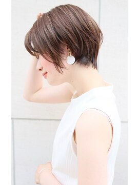 ロエナ(ROENA) 2030代40代50代ウエーブミディアム似合わせカットメルティカラー