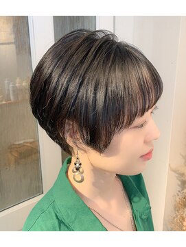 ハク アトリエ(HaKU atelier) 大人艶カラー耳かけひし形ハンサムショート30代40代50代