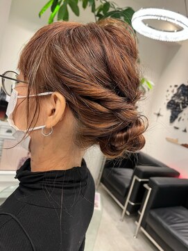 ディーヘアーデザイン(d.HAIR DESIGN) ねじりヘアアレンジ