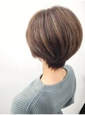 ショートスタイル小顔ショートボブ大人女子ベージュカラー