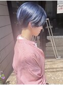 ショートボブ　ケアブリーチ　コバルトブルー