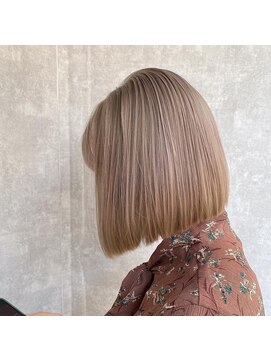 トリエ 川越(torie) ミルクティーベージュブリーチカラーダブルカラーホワイトカラー