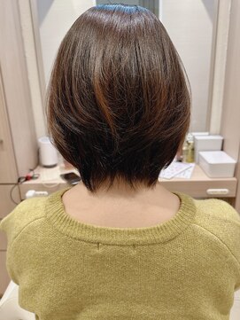 コーエン(cowen) 不自然にならない縮毛矯正でつくる丸み大人ショートひし形ボブ