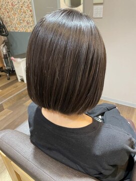 シー 東橋良店(She) ハイライト 透明感カラー ツヤ髪 大人ボブ 30代、40代、50代