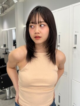 ロイオブジゼル(roi of GiseL) ミディアム 顔周り レイヤーカット 透明感カラー 20代30代