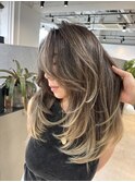 海外バレイヤージュ × レイヤーカット