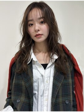 エアー 青山(AIR) セミロング　レイヤーカット　顔周り　シースルーバング　ツヤ髪