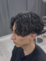 レイ(REI)&nbsp;センターパート波巻きパーマ