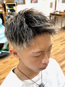 ヘアスタジオ ロメオ(hair studio Romeo) フェードアップバングハイライトブリーチパーマ
