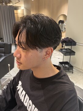 レボ 片町店(Revo) 毛流れセンターパート