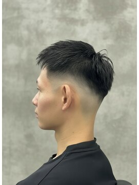 ヴェルゴ 沖浜店(vellgo) 黒髪スパイキーショートミッドスキンフェード