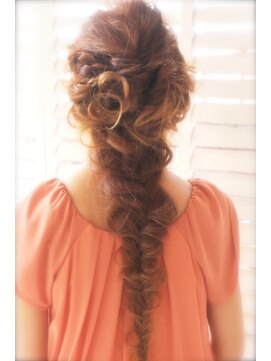 ヘアーアンドメイク フォルス(HAIR&MAKE FORS) ロングヘアにオススメ☆編み込みアレンジ