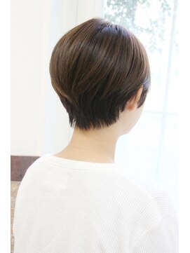 ラグエル(RAGUEL) 【30代40代50代】 襟足スッキリおとなショート