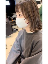 シェルハ(SHELHA)&nbsp;外ハネボブハイライトカラー波巻きボブベージュカラー