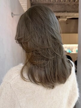 アイティーバイアルバム 藤沢店(IT by ALBUM) グレージュレイヤーカット_大人ガーリーチョコレート_ba442861