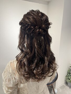 ベルバイリトル(belle by little) ハーフアップアレンジ