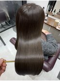ツヤ系グレージュカラーはカラーの知識と髪質改善の最高到達点