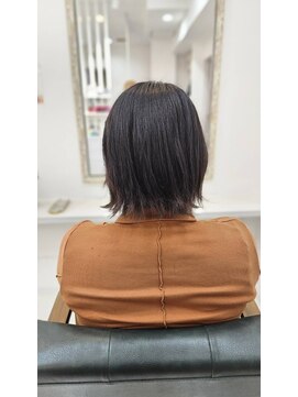 ネクサス NEXUS 軽め、少なめ、外ハネめなボブ