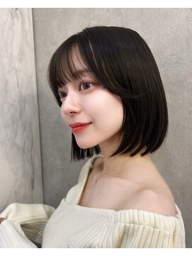 シーシンジュク 新宿南口(Sea shinjuku) ミディアム×暗めカラー[デザインカラー/フェイスフレーミング]