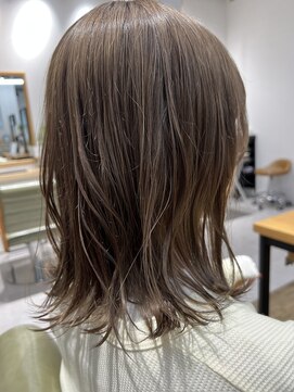 エピック(epic bace) epic hair 外ハネミディ