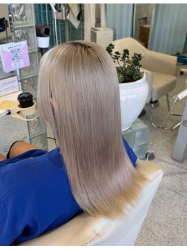 ホワイトブランドカラー