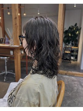 エト(eto) 自然乾燥で簡単 ミディアムウルフパーマ