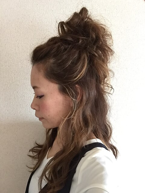 ヘアアレンジ（ハーフアップお団子）