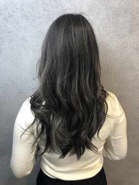 ヘアサロンM 新宿 春色先取り！ハイライトグレージュ