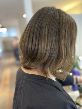 ヘアーズ ドレッサー(HAIR'S DRESSER.) カット