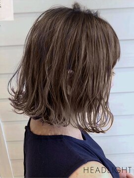 アーサス ヘアー デザイン 亀有店(Ursus hair Design by HEADLIGHT) ミルクティグレージュ×外はねミディ_