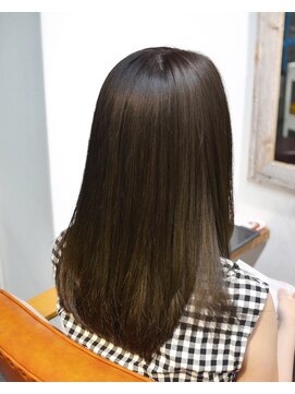 ポタム 東中野(potamu) 赤みの少ないカーキカラー