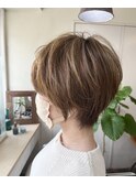 スタイリッシュフェザーショート