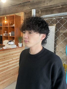 ホームボーイ(HOME BOY) 波巻きウルフ マッシュウルフ 波巻きスパイラルパーマ 外はね