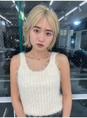 ブリーチカラー　ハイトーンカラー　艶感　外ハネ　ミニボブ