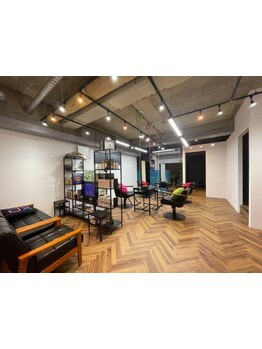 大型店が苦手…そんな方にもオススメ！経験豊富なスタイリストが、あなたの悩みを解決してくれます♪