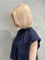 ニトバイアンキシム(nit by ahnkism)&nbsp;ボブミルクティーベージュブリーチダブルカラー堀江