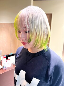 ジェム リット(GEM lit) ホワイトブロンド×ライムイエロー顔周りレイヤー