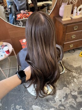 チャプター 問屋町(chapter) ケアカラーオリーブグレージュ顔まわりレイヤーカット韓国ヘア