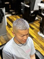 バーバーブロス(BAR BER bro's)&nbsp;ホワイトシルバー/フェード/浦安/メンズパーマ/ハイライト