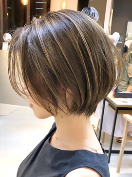 ラフ 新宿(Laff) 似合わせカット20代30代40代50代くびれショート丸みショートボブ